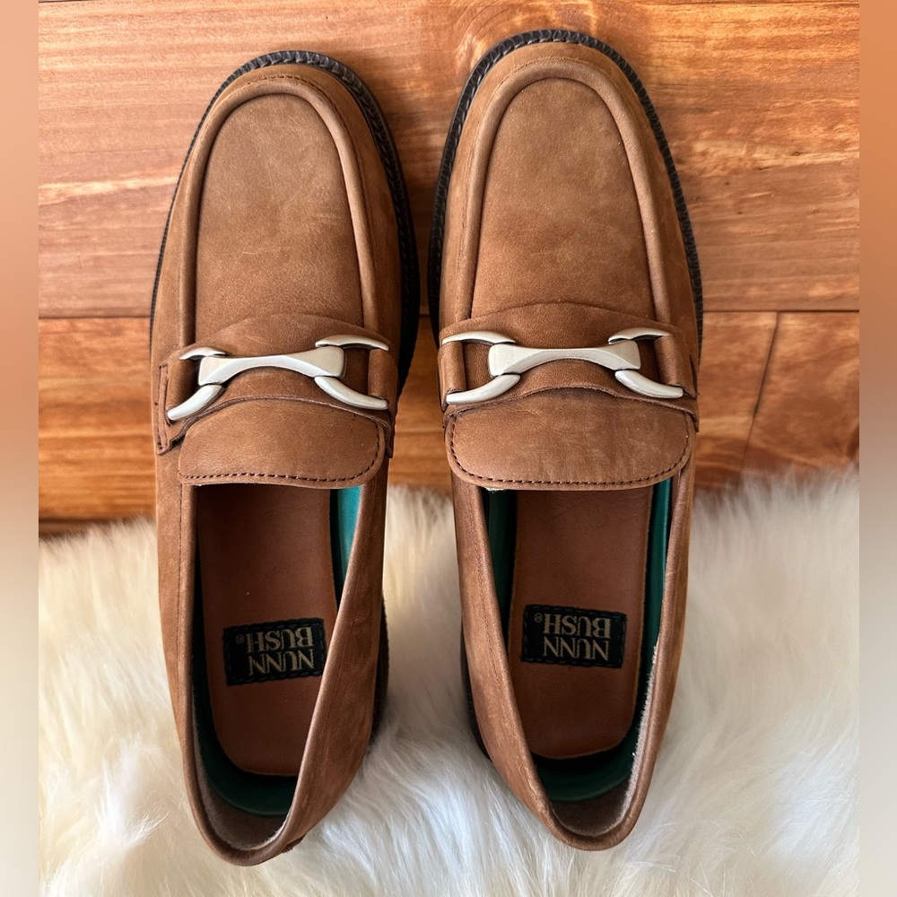 Nunn Bush Womens Tan Loafers with Silver Accent